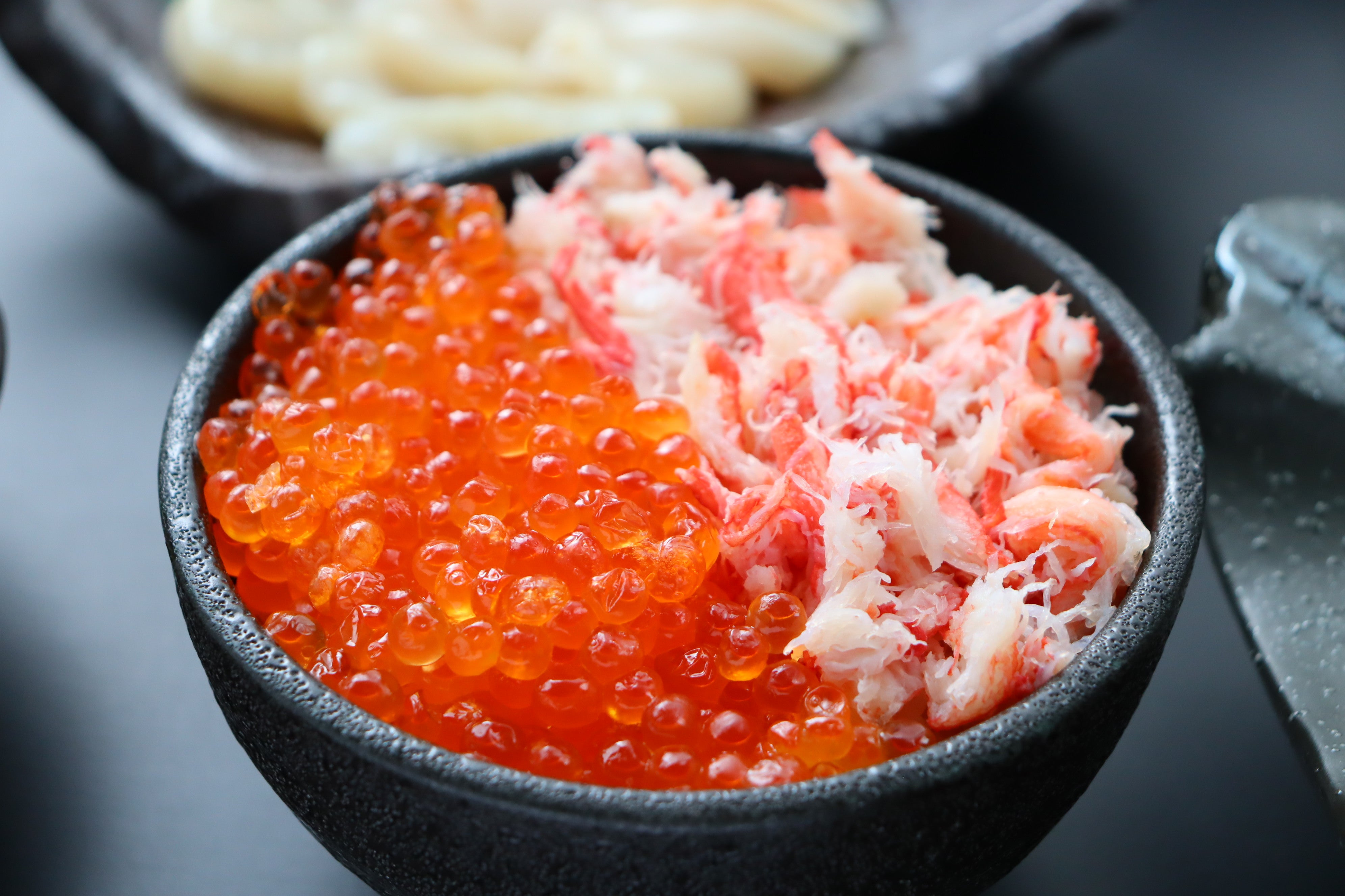 カニいくら丼セット（カニほぐし：300g / いくら：250g） – カニ通販